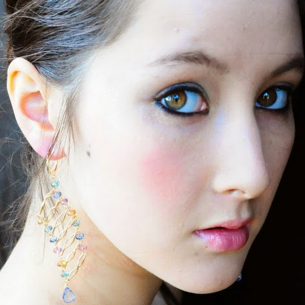 Meet your Posher, Maya